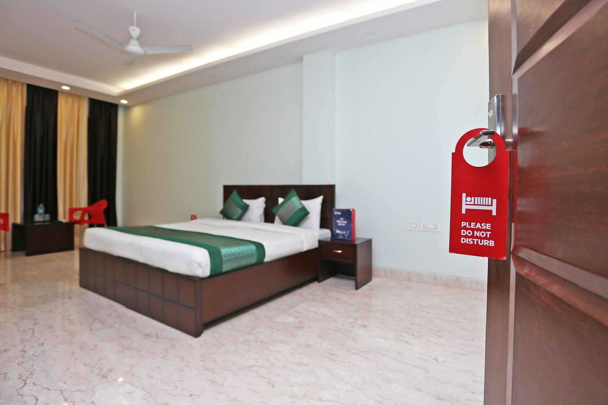 Oyo 9664 Sector 48 Otel Gurgaon Dış mekan fotoğraf