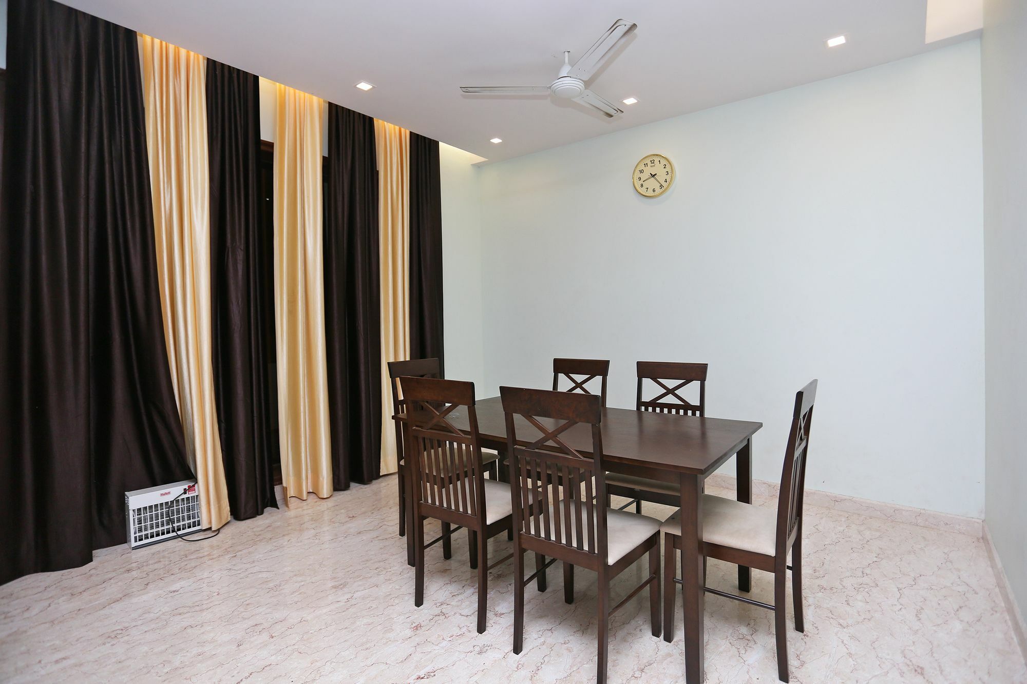 Oyo 9664 Sector 48 Otel Gurgaon Dış mekan fotoğraf