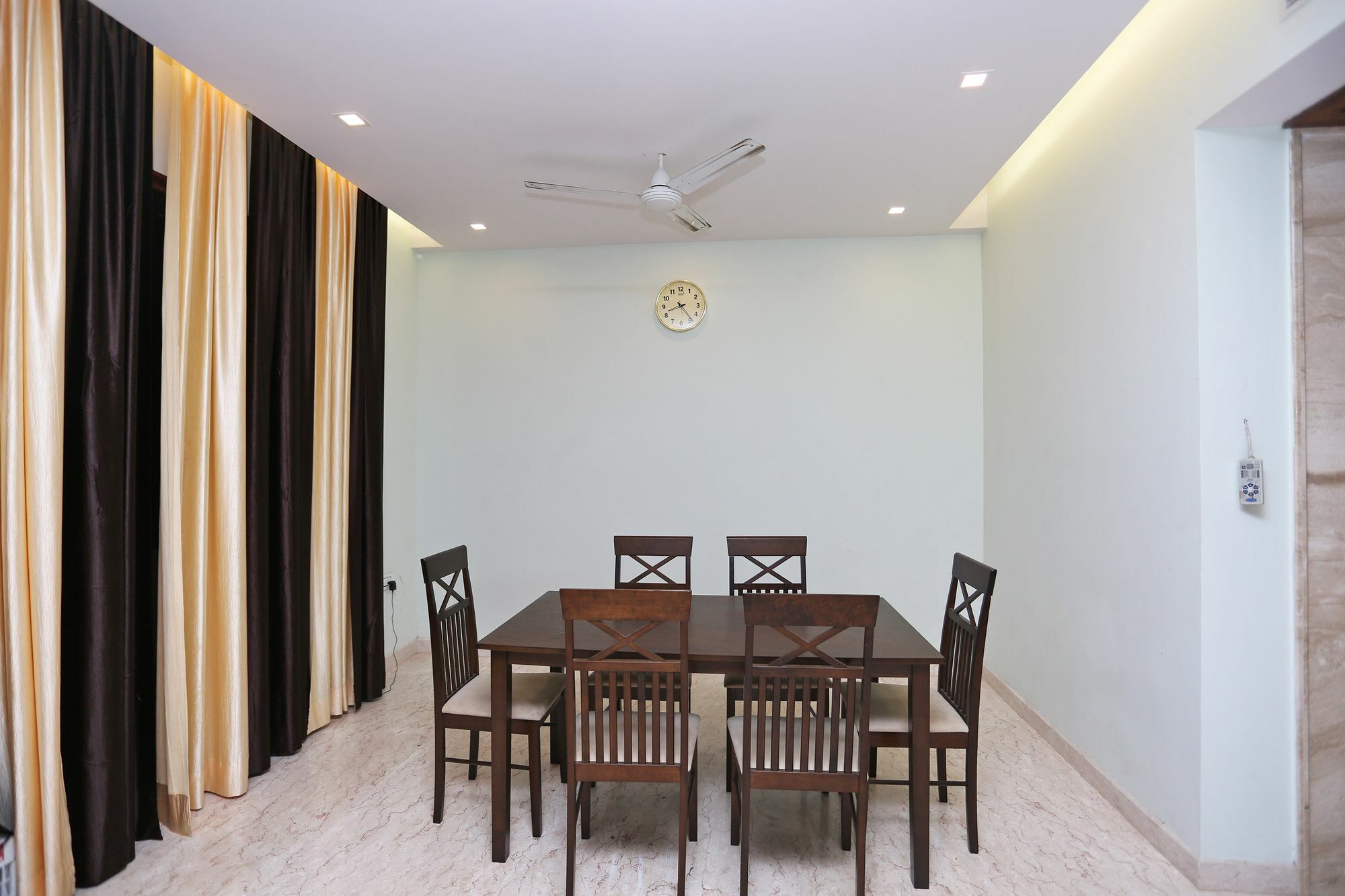 Oyo 9664 Sector 48 Otel Gurgaon Dış mekan fotoğraf