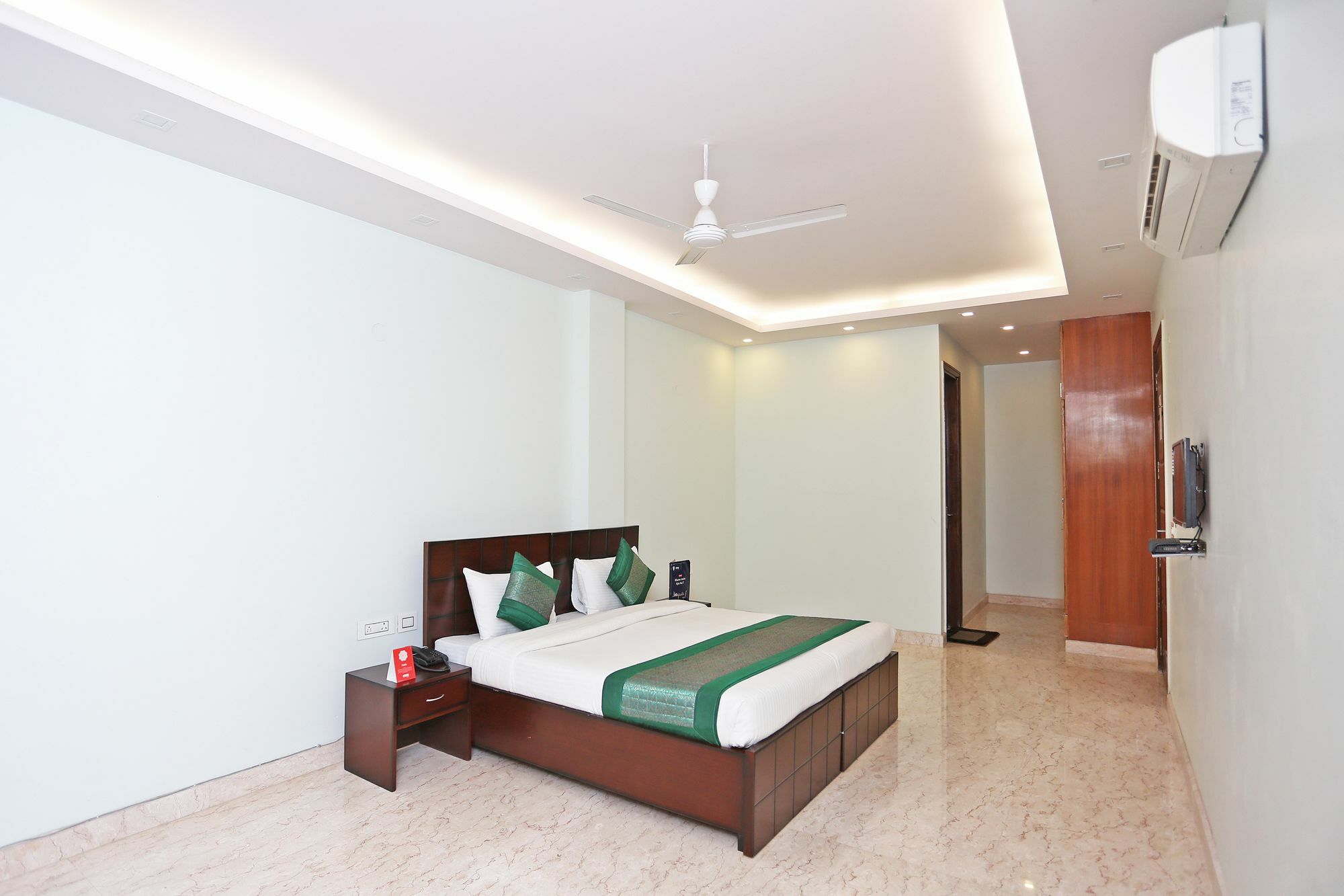 Oyo 9664 Sector 48 Otel Gurgaon Dış mekan fotoğraf