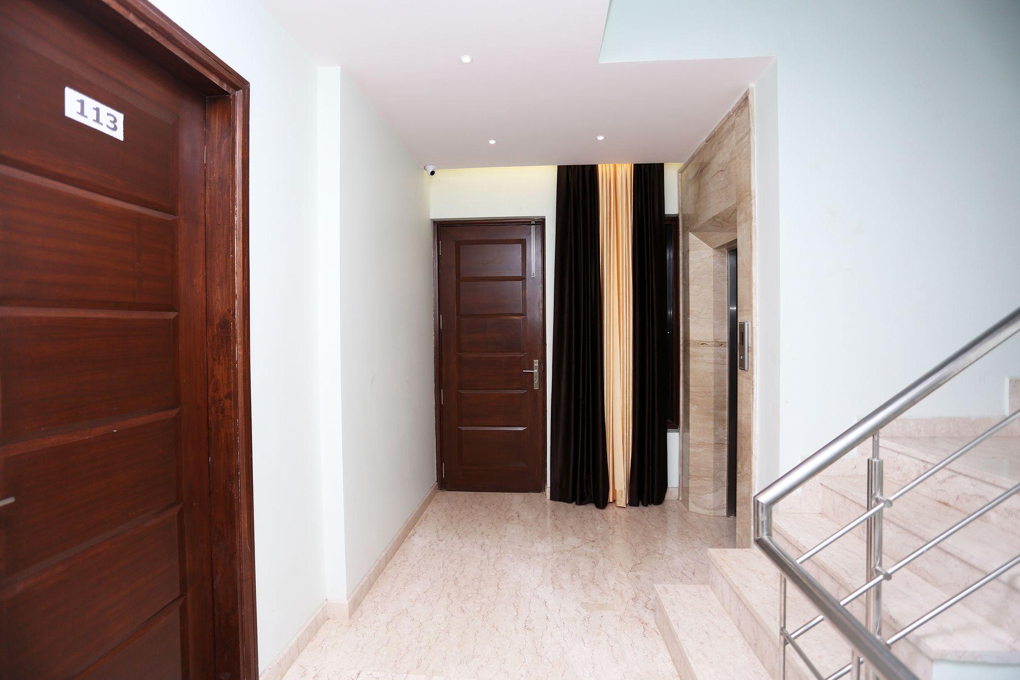 Oyo 9664 Sector 48 Otel Gurgaon Dış mekan fotoğraf