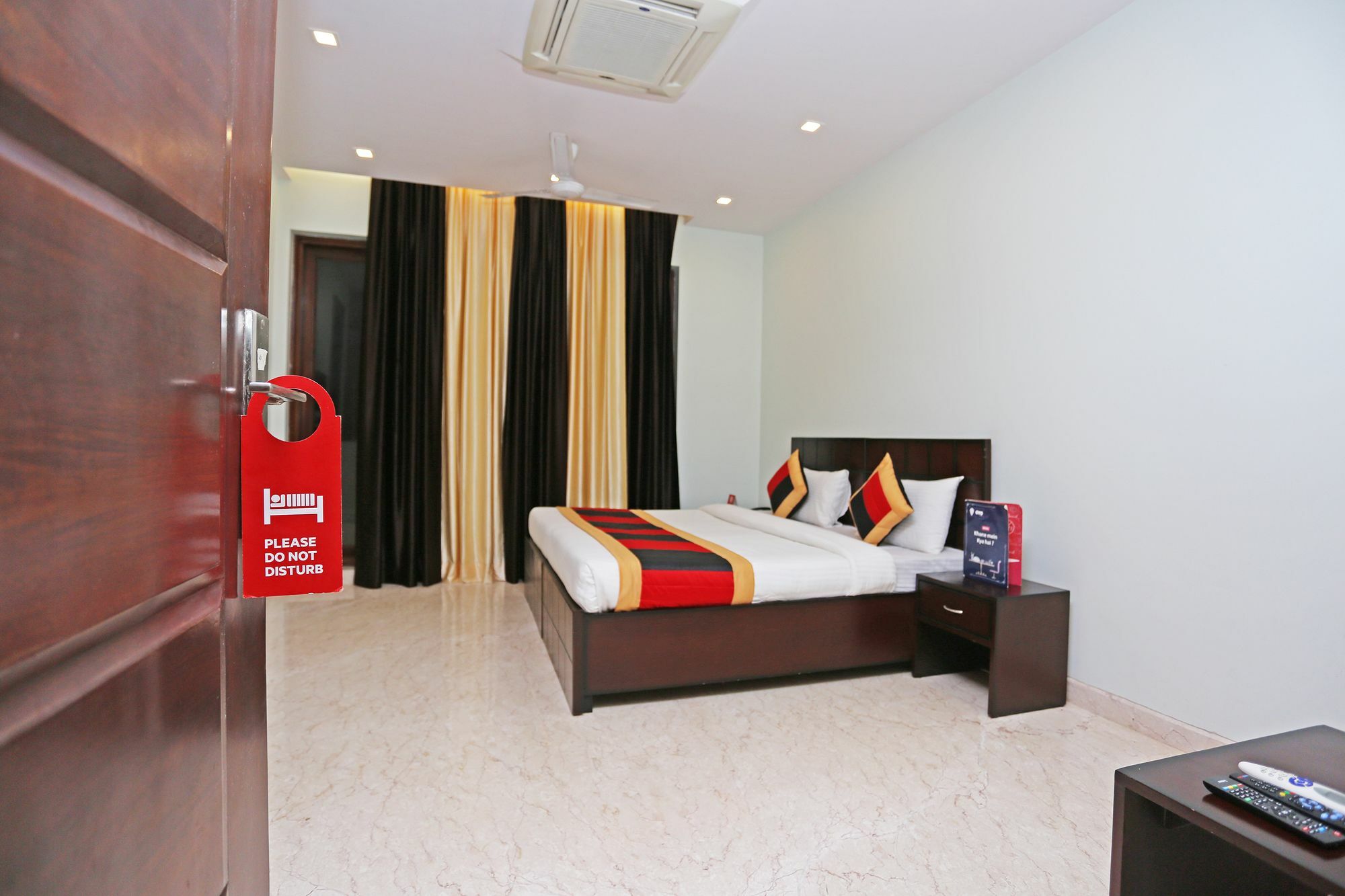 Oyo 9664 Sector 48 Otel Gurgaon Dış mekan fotoğraf