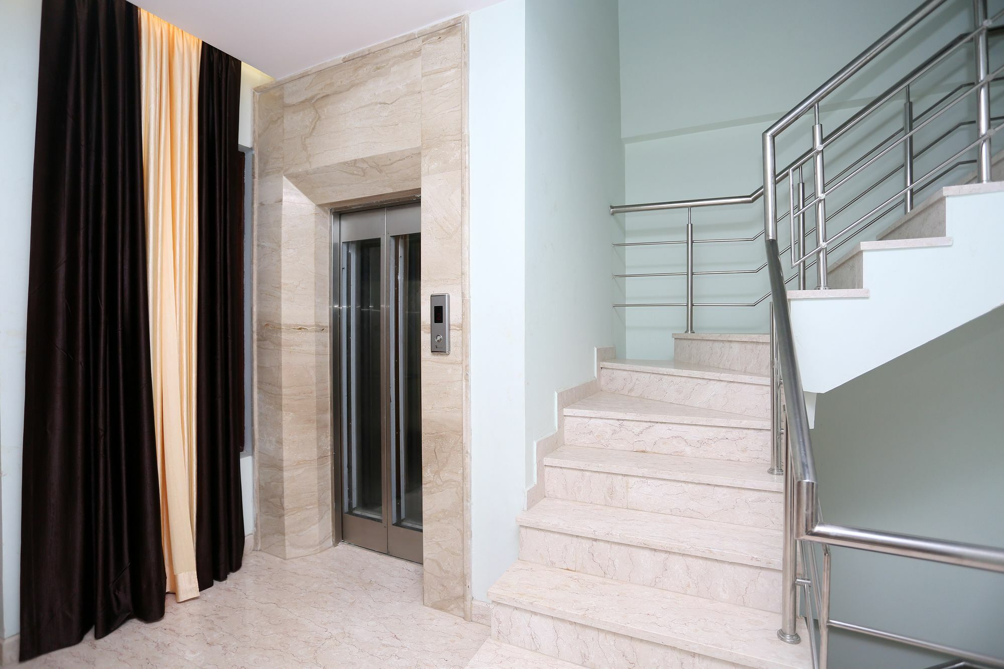 Oyo 9664 Sector 48 Otel Gurgaon Dış mekan fotoğraf