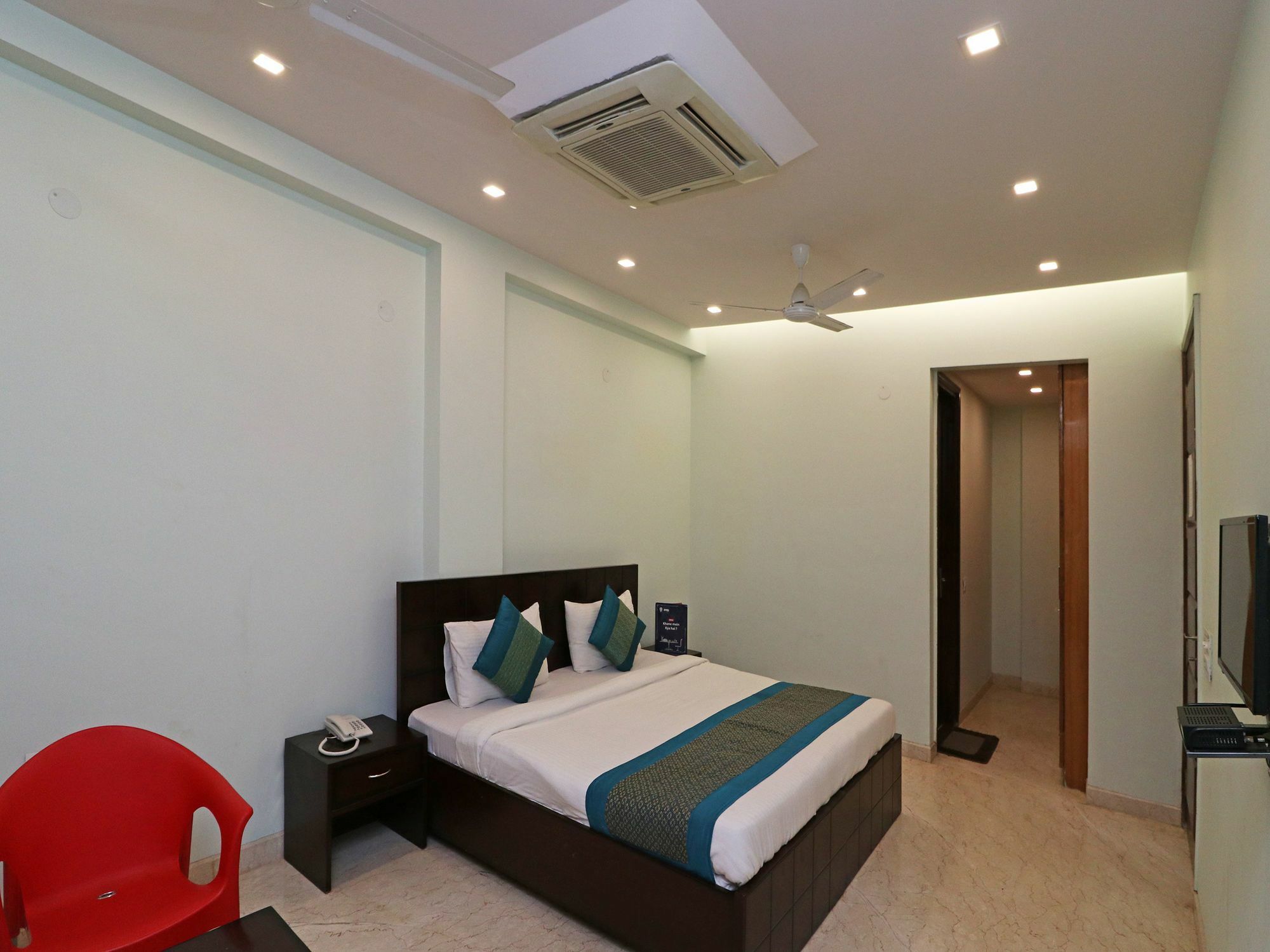 Oyo 9664 Sector 48 Otel Gurgaon Dış mekan fotoğraf